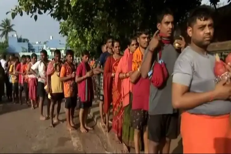 Devotees flock to temples on the first Monday of Shravan