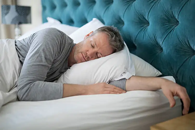 Less Google searches and more sleep may help reduce dementia