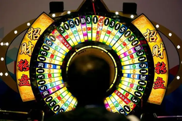 Philippines bans online gaming firms