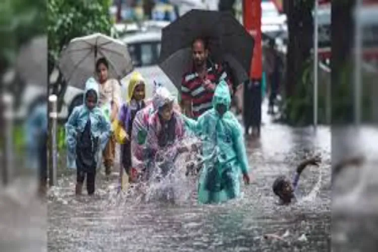 Maharashtra: Heavy rain alert issued, holiday declared in schools and colleges