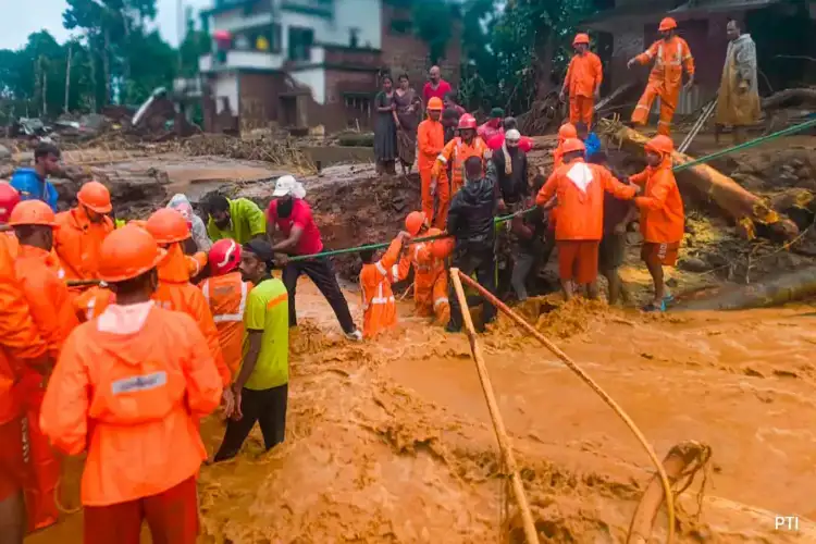 Landslide in Wayanad: 43 people dead, hundreds feared trapped, army called in