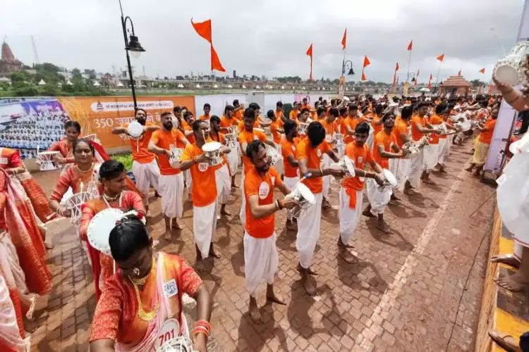 World record of 'Damru' playing made in Ujjain temple