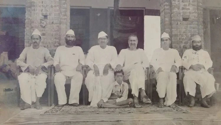 https://www.hindi.awazthevoice.in/upload/news/172312031627_Prof_Abdul_Bari_Veteran_freedom_fighter_from_Bihar_who_was_an_advocate_of_Hindu-Muslim_unity_2.webp