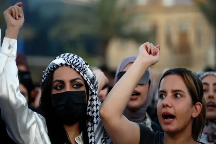 Iraq proposes law to lower legal marriage age for girls to 9 years