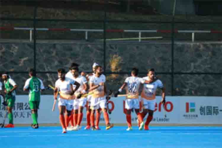 India beat Pakistan 2-1, remain unbeaten in league stage