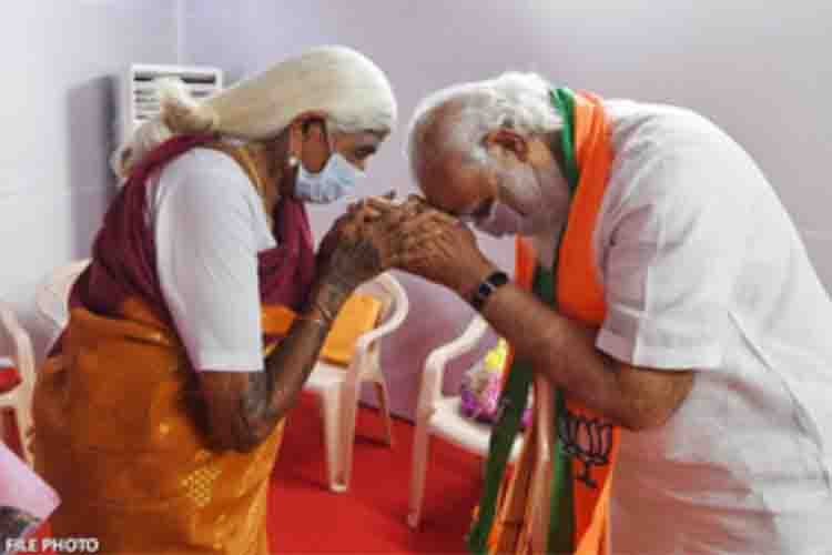 Narendra Modi pay respect to Pappammal