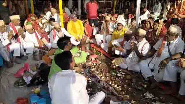https://www.hindi.awazthevoice.in/upload/news/172769302103_Worship_materials_made_by_non-Hindus_have_become_the_means_of_salvation_for_ancestors_2.jpg