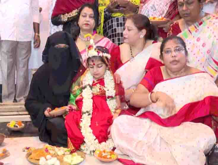 https://www.hindi.awazthevoice.in/upload/news/172856572218__economic_impact_of_Durga_Puja_is_beyond_religion,_caste_and_class_5.jpg