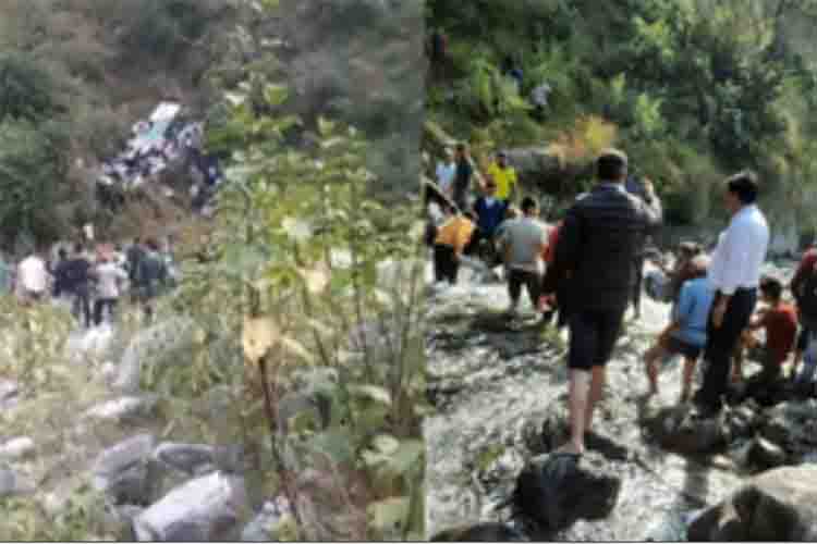 Bus falls into 200 meter deep gorge in Almora, Uttarakhand, 20 people killed