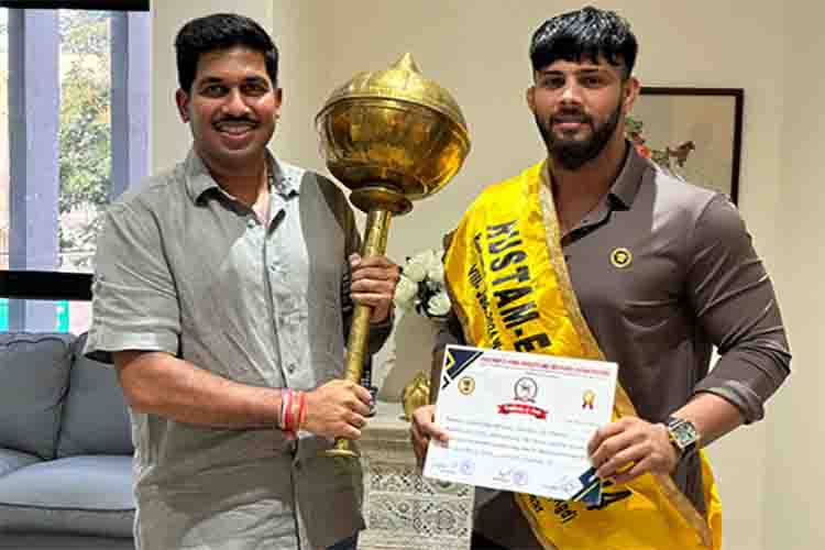 Wrestler Sikandar Sheikh wins Rustam-e-Hind title