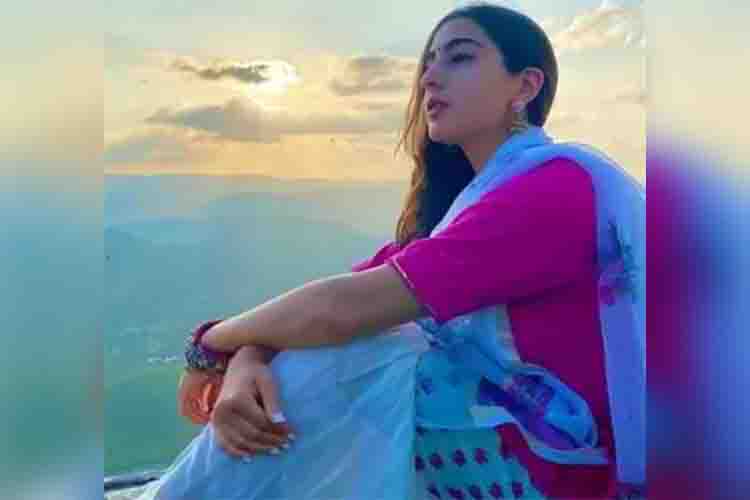 Sara Ali Khan is in Jodhpur, shows 'Blue City' from the roof