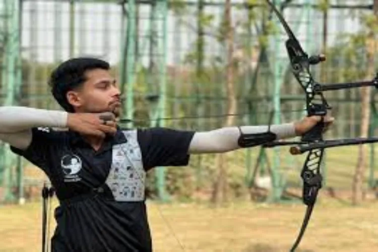 Jamia Millia students Dhruv Bagga and Abhishek Kumar will represent Delhi in the 44th Senior National Archery Tournament