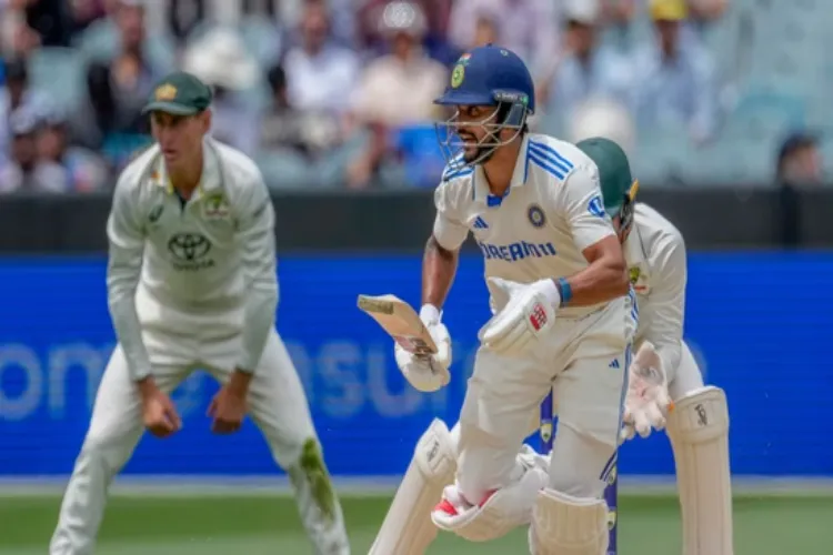 Melbourne Test: Australia in the lead, India trail by 230 runs after first session
