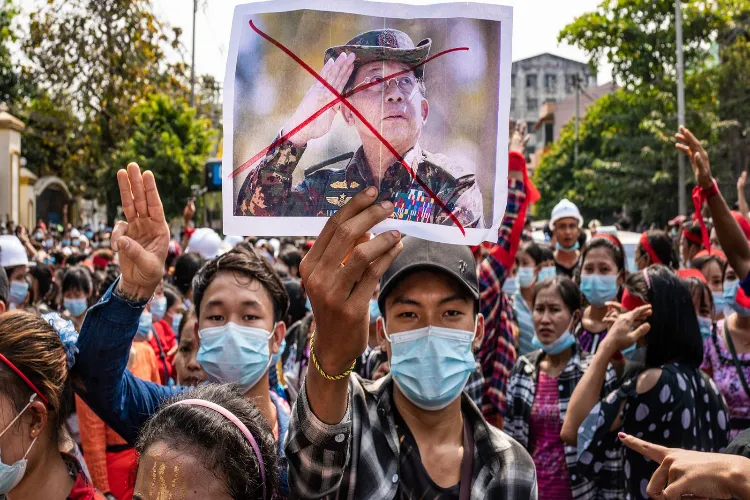 Country and abroad: Revolt against Myanmar's military rule and the danger of the country breaking up
