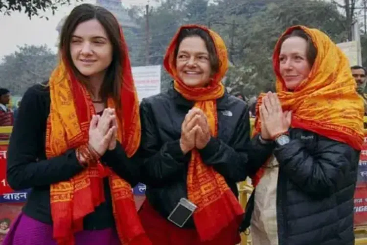 Foreign devotees gathered at Triveni Sangam for Amrit Snan before Maha Kumbh