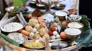 https://www.hindi.awazthevoice.in/upload/news/173711417617_Be_it_Hindu_or_Muslim,_everyone_gets_lost_in_the_festival_of_brotherhood_and_tradition,_Magh_Bihu_6.jpg