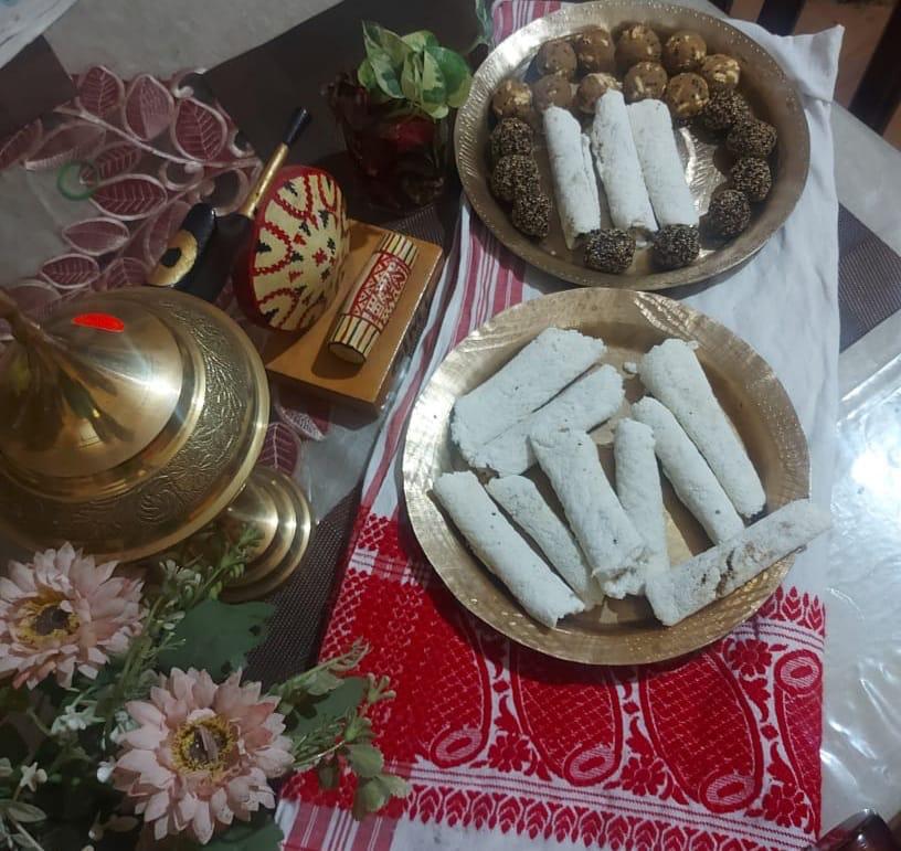 https://www.hindi.awazthevoice.in/upload/news/173711419817_Be_it_Hindu_or_Muslim,_everyone_gets_lost_in_the_festival_of_brotherhood_and_tradition,_Magh_Bihu_5.jpg