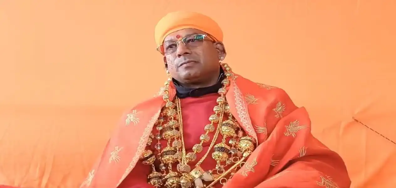 Golden Baba in Maha Kumbh: 67 year old Golden Baba wears gold worth 6 crores