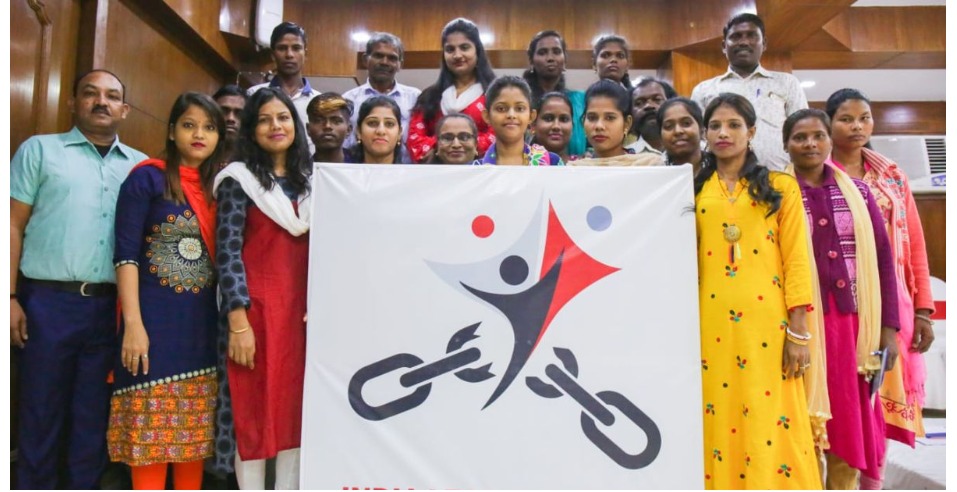 https://www.hindi.awazthevoice.in/upload/news/173738503336_Naseema_became_the_savior_of_thousands_of_girls_4.jpg