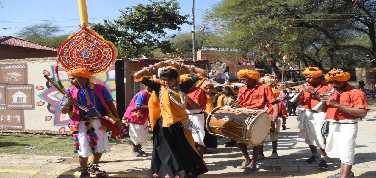 38वां सूरजकुंड अंतरराष्ट्रीय शिल्प मेला शुरू : रंगारंग सांस्कृतिक कार्यक्रमों के बीच दिखेगा मुस्लिम कारीगरों का जलवा