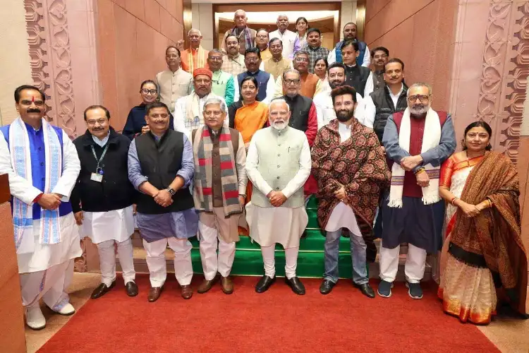 30 MPs from Bihar met PM Modi, wore Mithila 'Paag' in honor