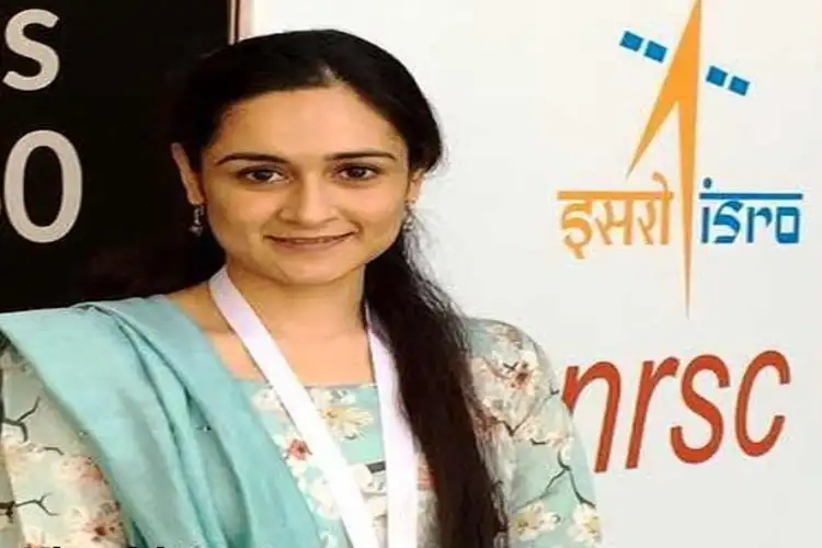 Bushra Atiq and Khushboo Mirza, two modern Indian Muslim women scientists who have proved their mettle in the field of science