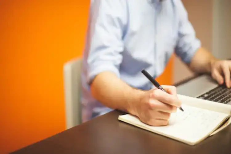 Companies’ intent to hire freshers rise to 74 pc in India, IT sector rebounds