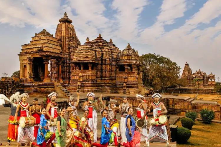 Madhya Pradesh: Khajuraho Festival begins, 139 artists set a record by dancing for 24 hours