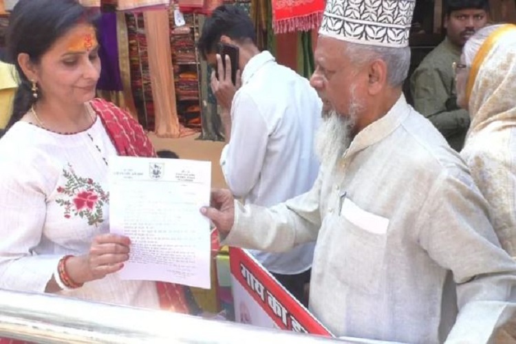 महाकुंभ में हाजी शाहिद अली ने चलाई ऐसी मुहिम, हिन्दू श्रद्धालुओं के मन ...
