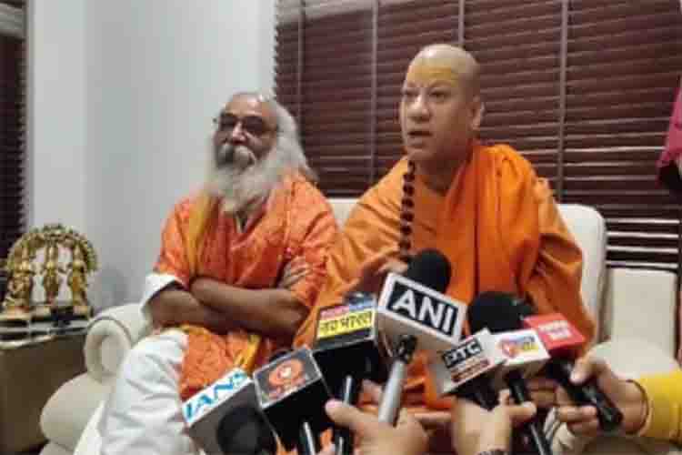  Swami Kailashanand Giri  