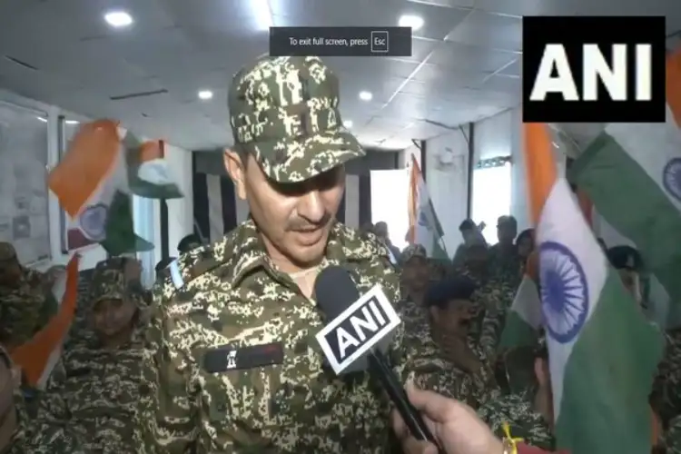 Jammu and Kashmir: CRPF Jawan cheer for India ahead of IND vs NZ final in ICC Champions Trophy