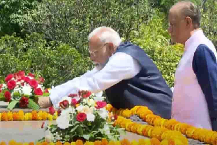 Prime Minister Modi paid tribute to Shivsagar Ramgoolam and Aniruddha Jugnauth in Mauritius