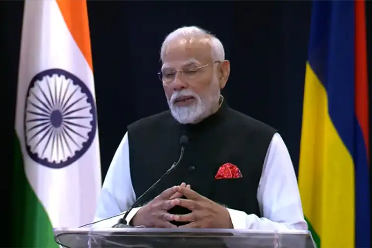 PM Modi, Mauritius PM ink MoUs on currency, shipping to boost ties