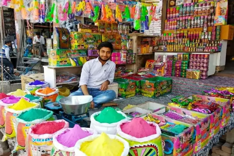 Effect of 'Make in India' on Holi: Sales of indigenous goods increased, demand for Modi masks increased