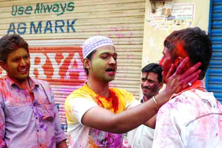 Hindu muslim celebrate holi