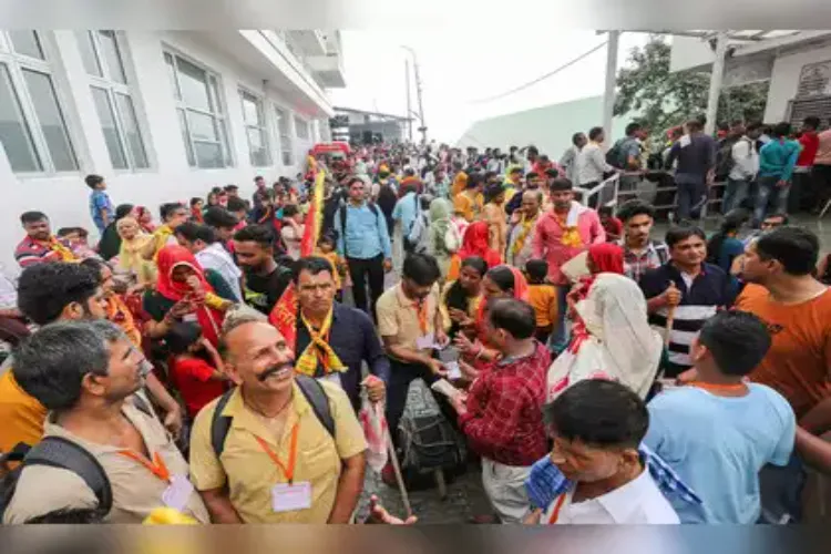 Katra: As soon as the weather changed, a huge crowd of devotees gathered at the Mata Vaishno Devi temple