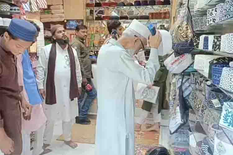 Kanpur: Demand for caps increased during Ramadan, covering the head is Sunnat