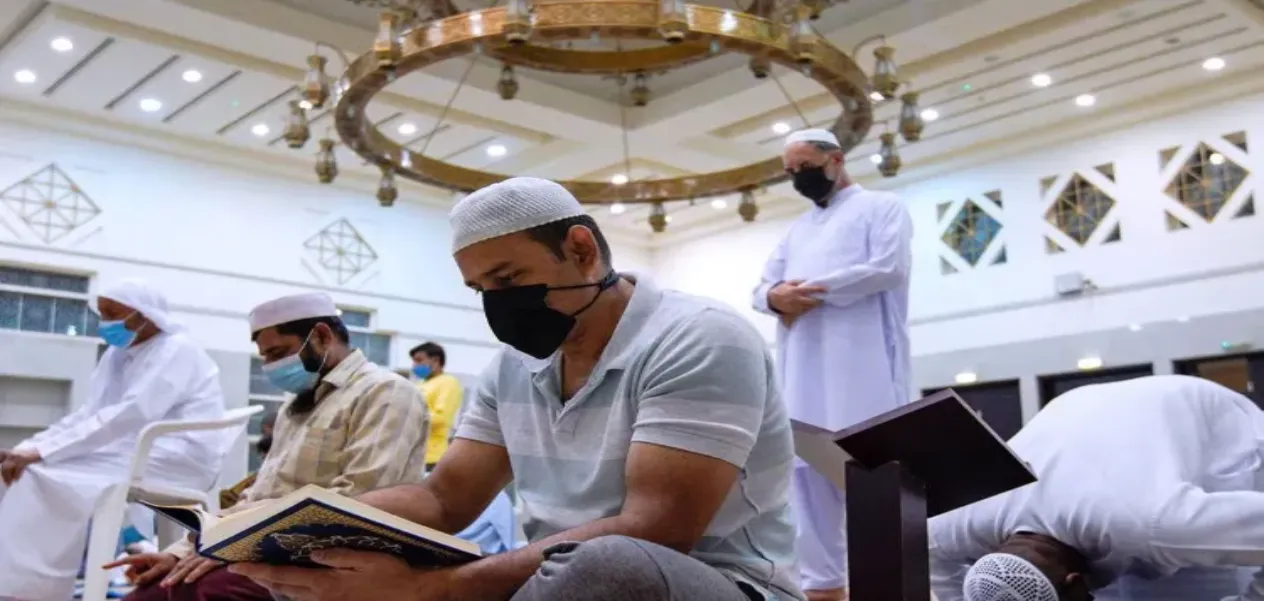 Talking about family matters during I'tikaaf: what is permissible and what is not?