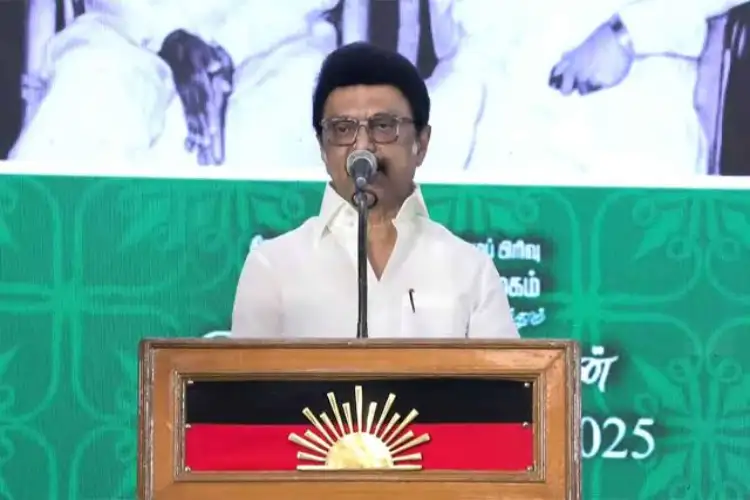 MK Stalin partakes in Ramzan festivities; 2,500 people recieved gifts