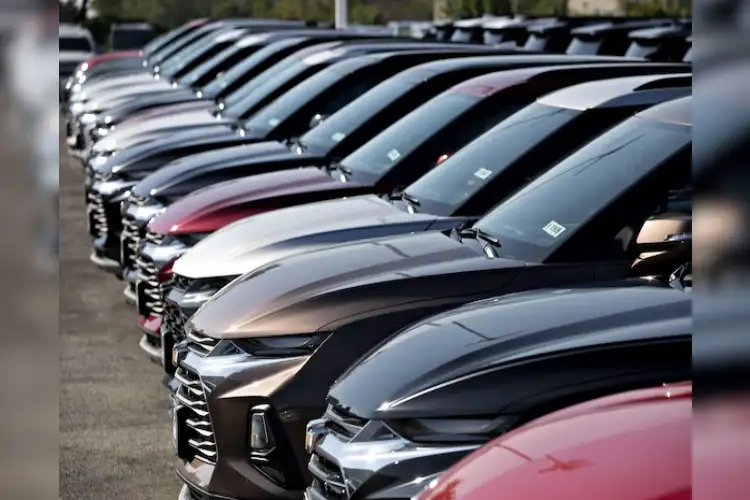 India’s car sales surge past 41.53 lakh mark during FY25