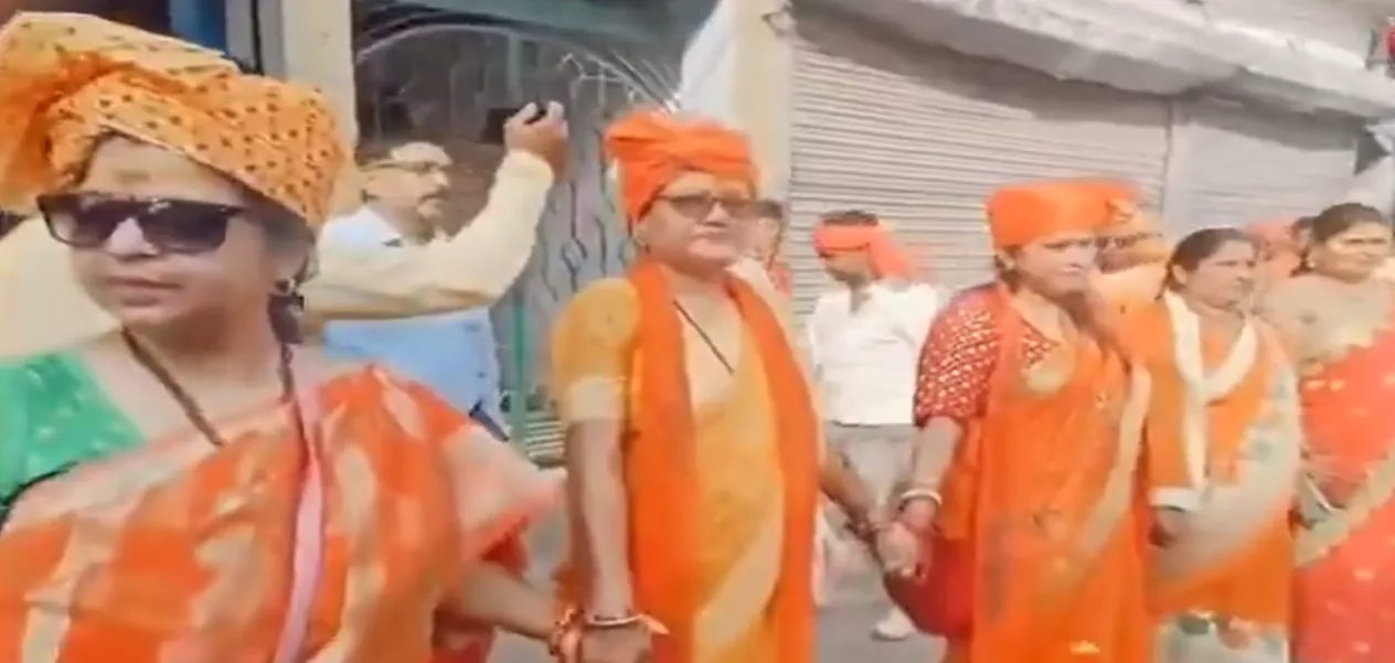 When women formed a human chain and stood in front of the mosque, the video went viral