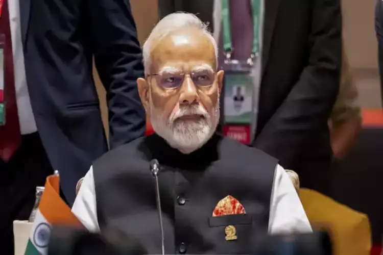 PM Modi launches over Rs 3,880 cr development projects in Varanasi