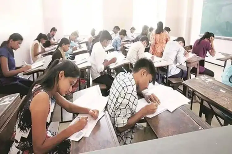 Delhi-NCR schools flout RTE Act, detain students in Classes 6 and 7