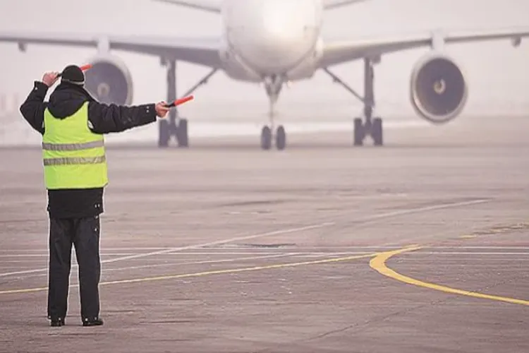 Flight operations affected at Srinagar airport due to bad weather, six flights cancelled