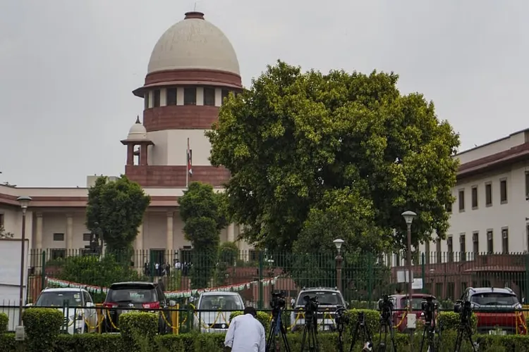 The Supreme Court imposed a fine of Rs 5 lakh on a lawyer, saying- 'You spoiled the atmosphere of the court'