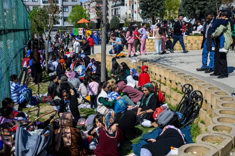 6.2 magnitude earthquake in Istanbul, buildings shook, people in panic