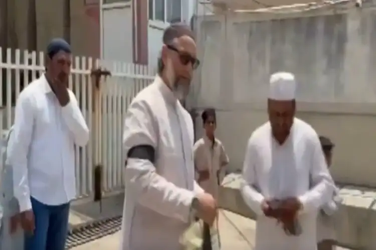 AIMIM president Owaisi distributed black bands in mosques to protest against Pahalgam attack