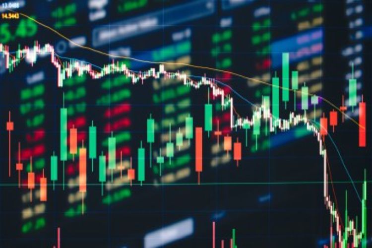 Sensex jumped 1,006 points due to strong buying in Reliance, Nifty crossed 24,300