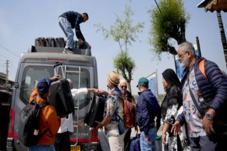 Vietnamese tourists dismiss terror fears, say Kashmir is safe