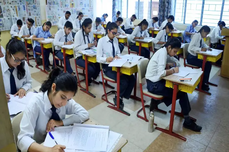 More than 86 percent students passed the 10th class board exam in Bengal